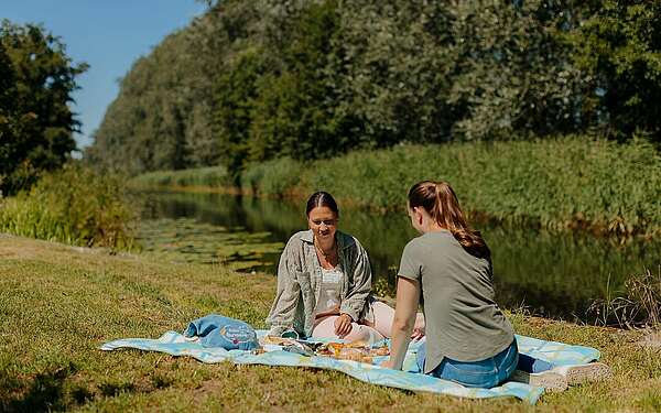 Picknick am Kanal