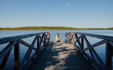Radfahrerin am Ruppiner See