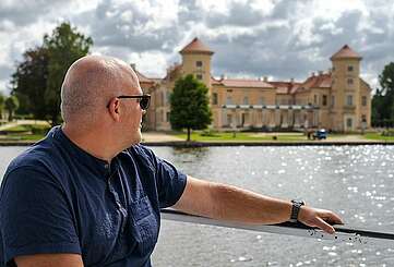 Blick vom Ausflugsschiff aufs Schloss Rheinsberg
