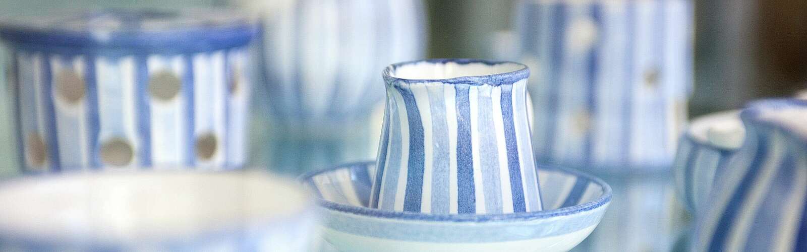 Blau-weißes Dekor, typisch Hedwig Bollhagen